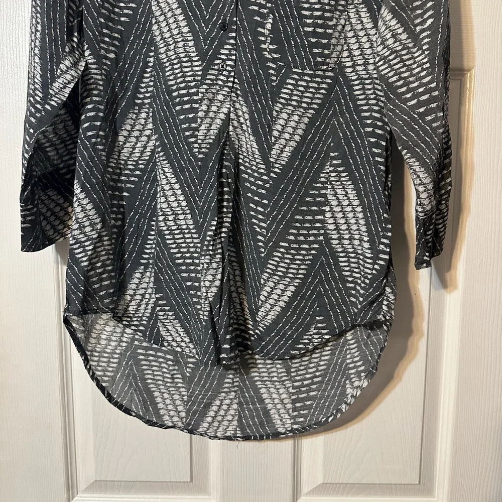 NWT Fred David Chevron Pattern Button Down Top - Picture 3 of 16